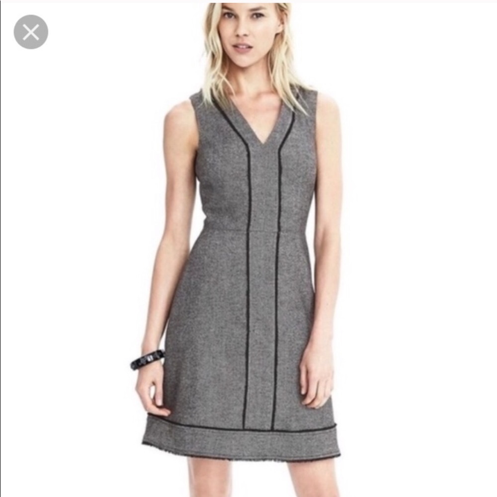 Banana Republic herringbone fabric. Size 4.